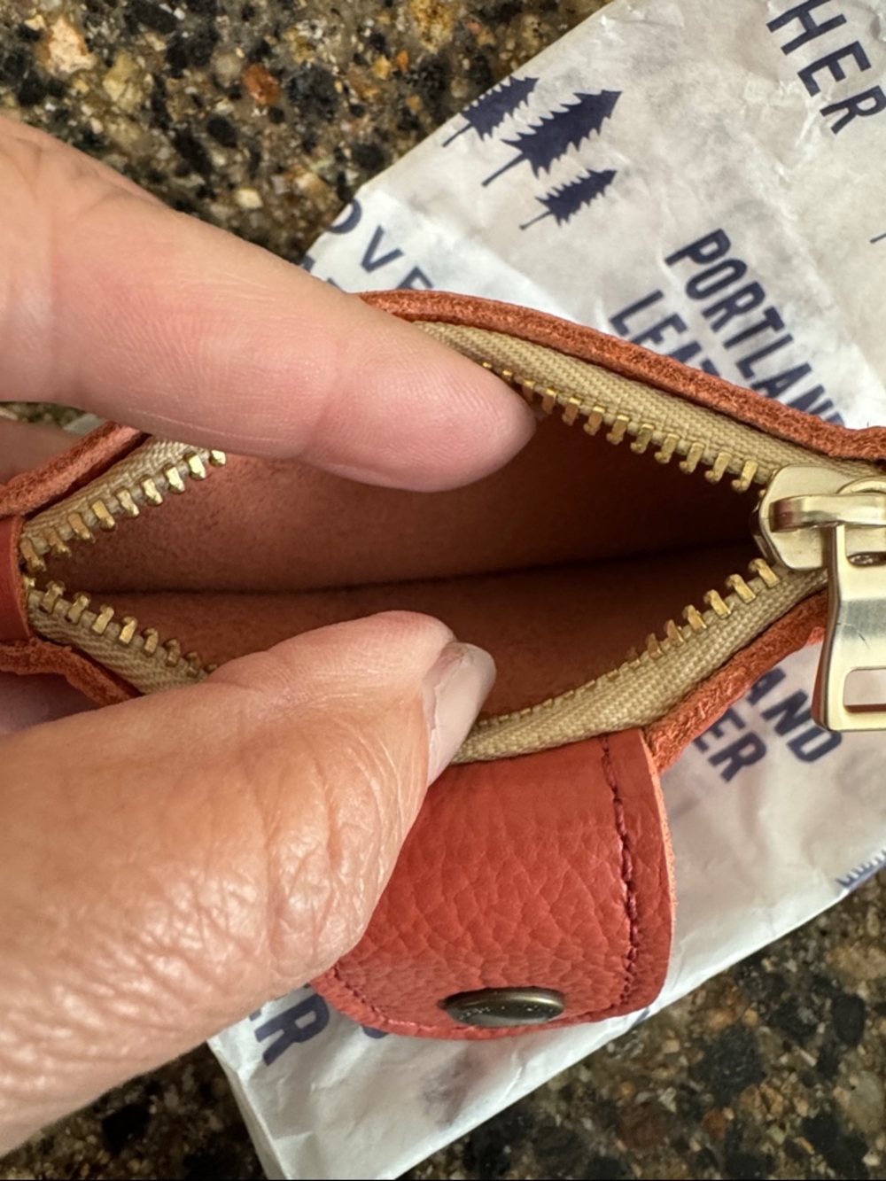 Portland Leather Sabrina Wallet Coral NEW - Picture 3 of 4